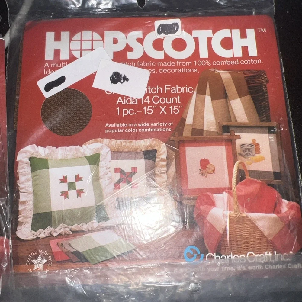 Charles‎ Craft HOPSCOTCH Aida 14 Cross Stitch Fabric Lot of 4 Multicolor NEW (D)